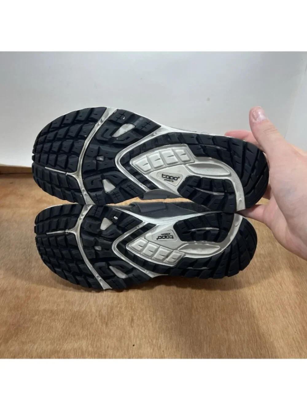 Topo Athletic Rekover Low Top Women Size 7 Grey Running Shoes